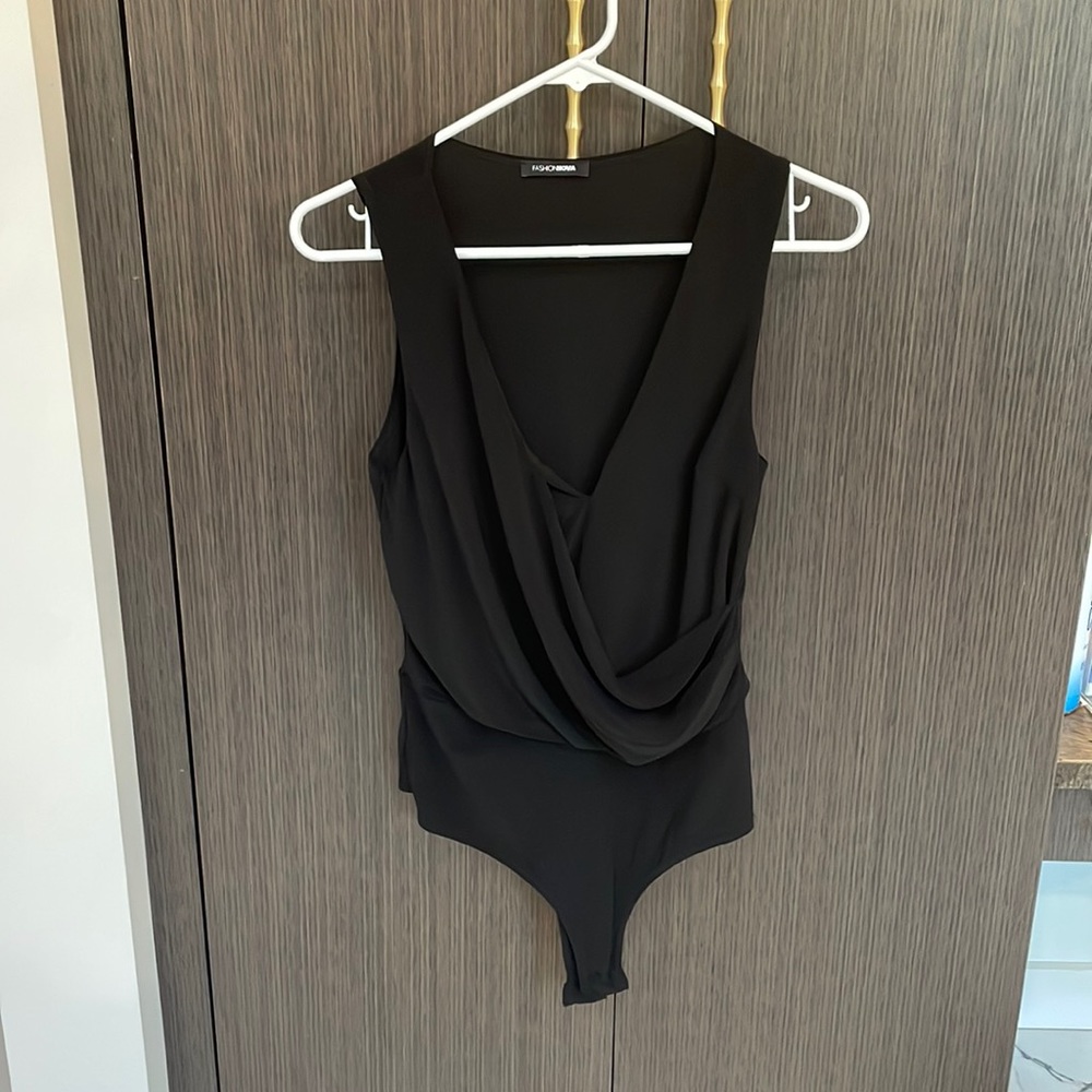 FashionNOVA Black bodysuit 🖤